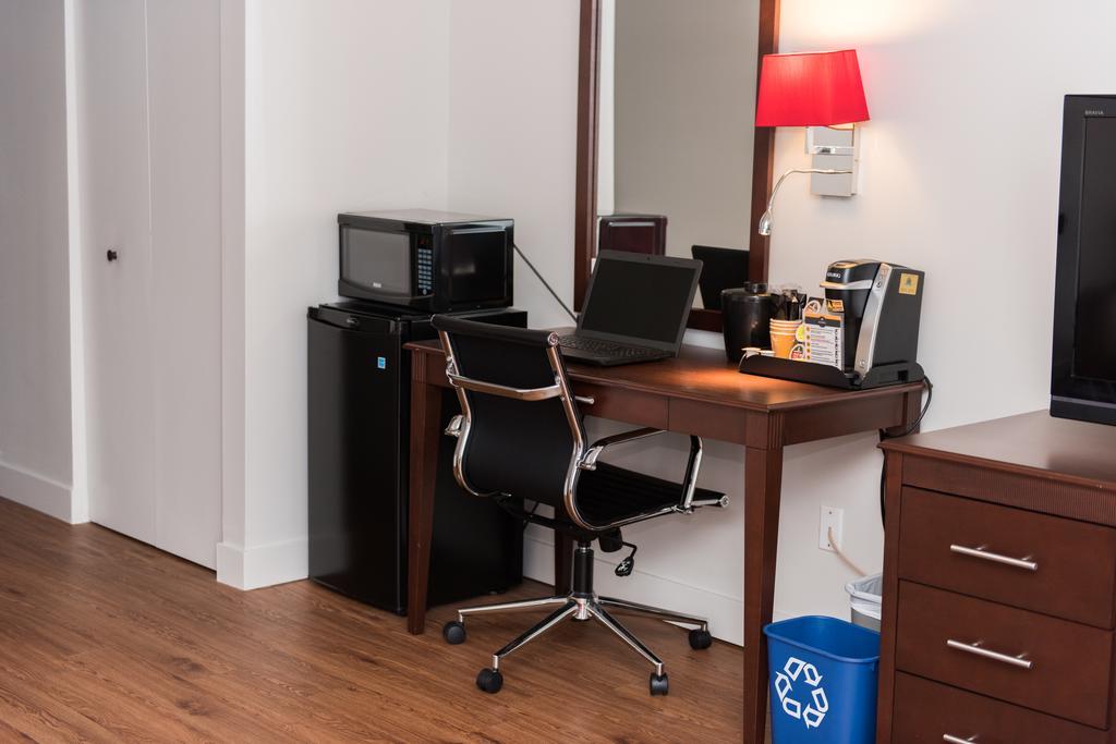 Hotel Le Floral Sherbrooke Zewnętrze zdjęcie