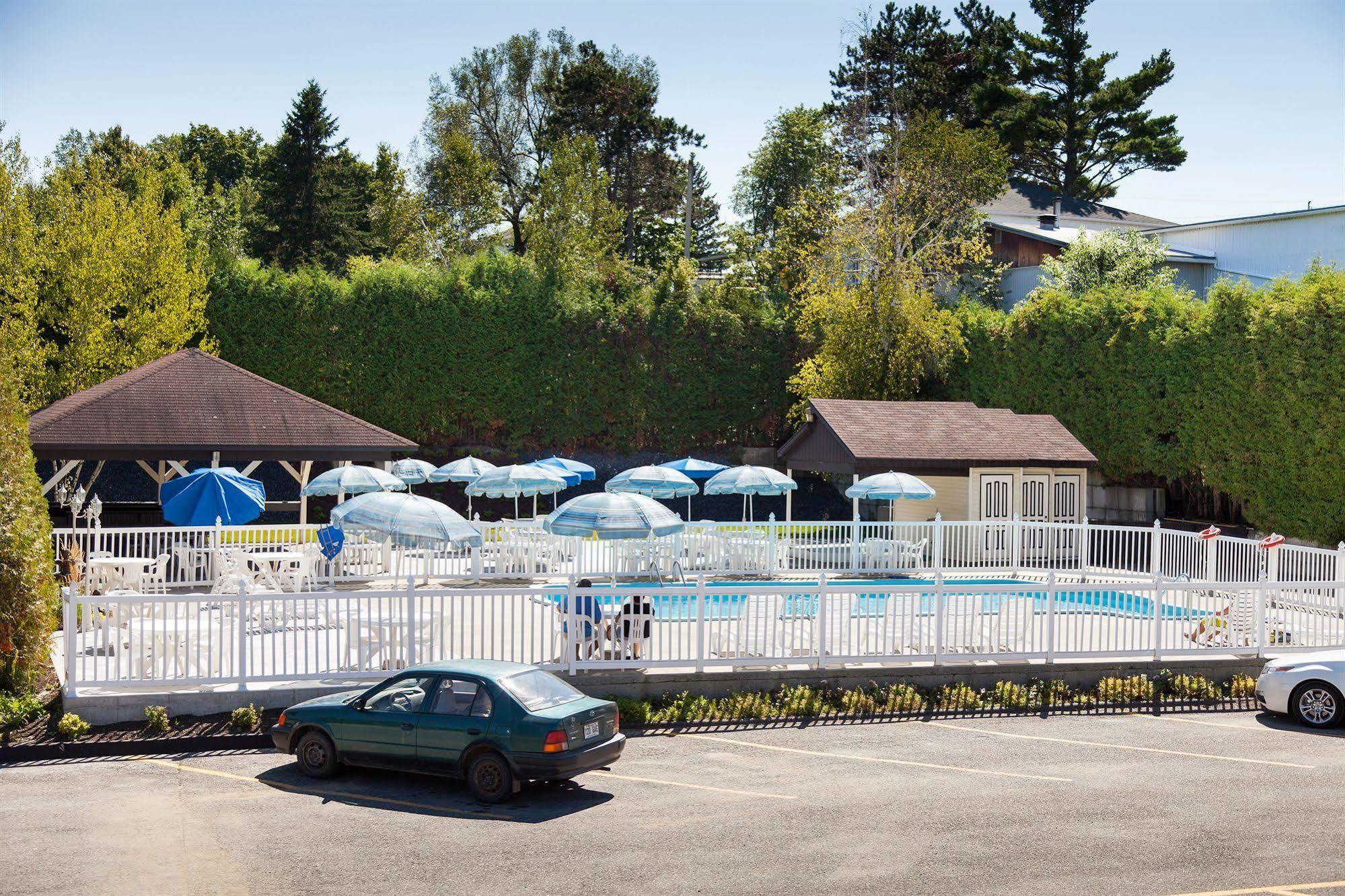 Hotel Le Floral Sherbrooke Zewnętrze zdjęcie